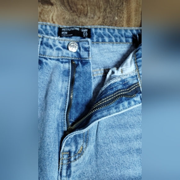 PrettyLittleThing Light Blue Straight Leg Jeans Size (4) - Picture 10 of 13